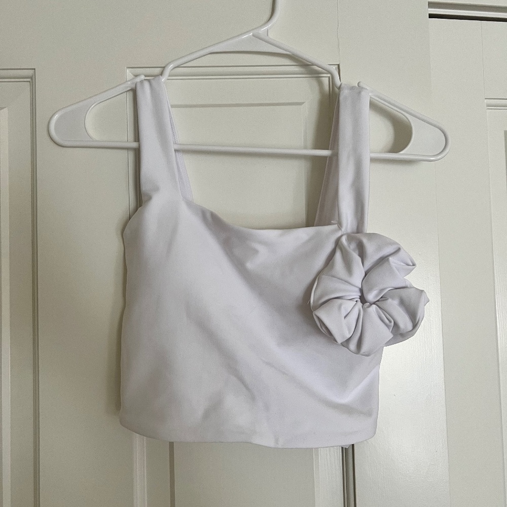 White workout crop top